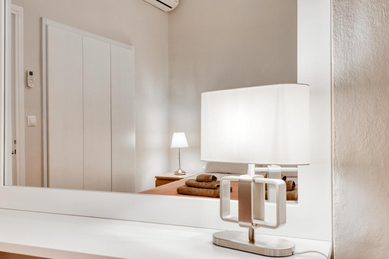 Modern 2-Bedroom Apt, 200M From The Acropolis Athens Exterior photo
